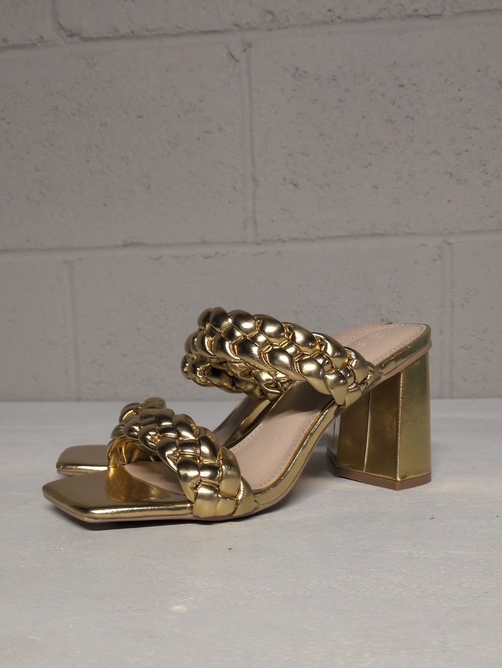 Metallic Gold Braided Strap Block Heel Sandal Size 6 - Picture 3 of 6